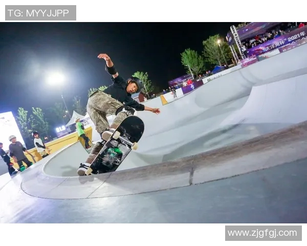 成都街舞队在滑板精英赛中的灵活性表现引发热议与关注